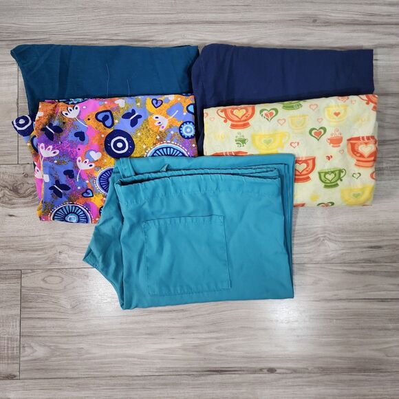 Multiples Other - Women's Scrub Tops & Bottom Size L Lot of 5